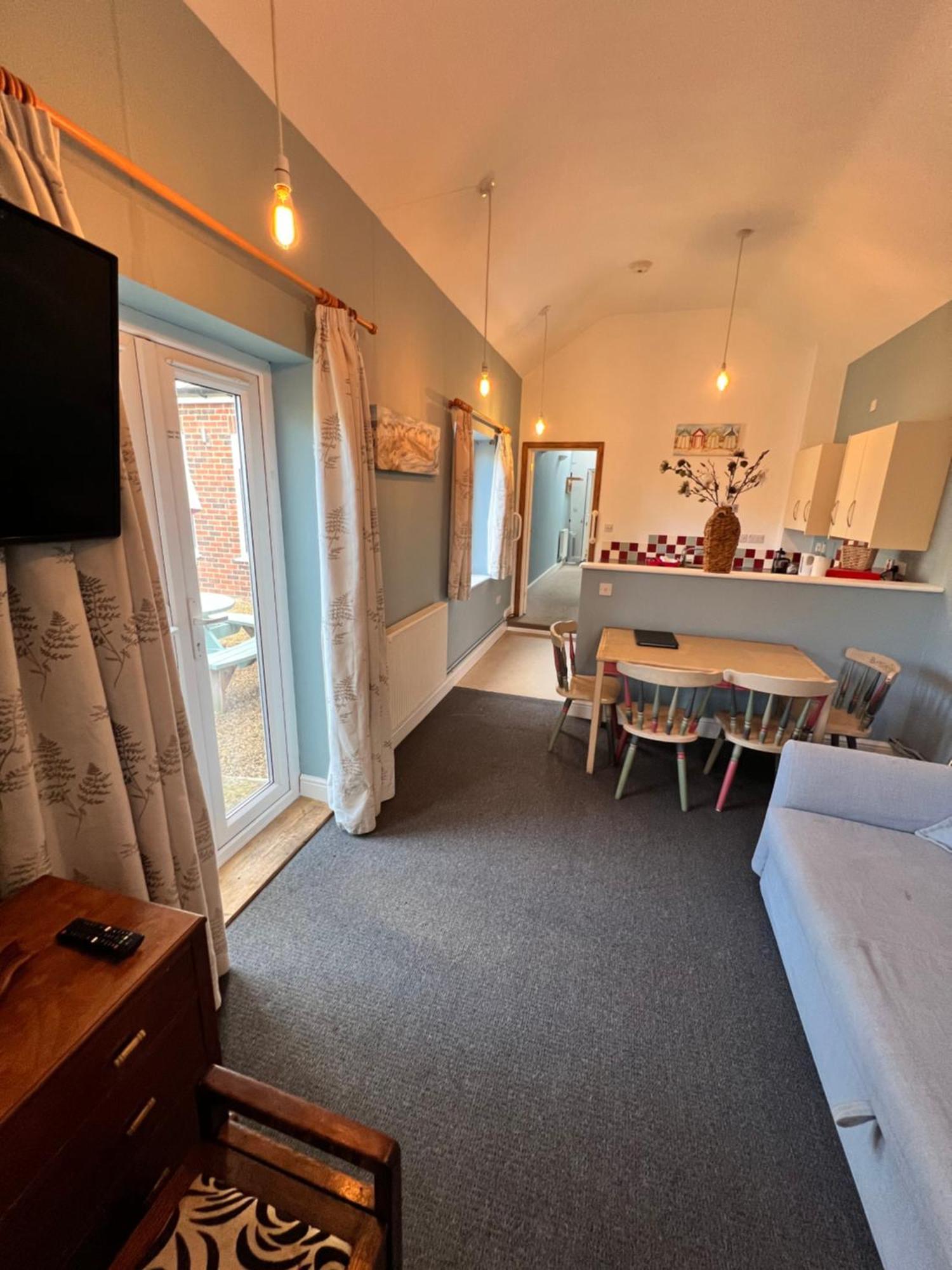 Glendower Guest Apartments Dereham Exterior photo